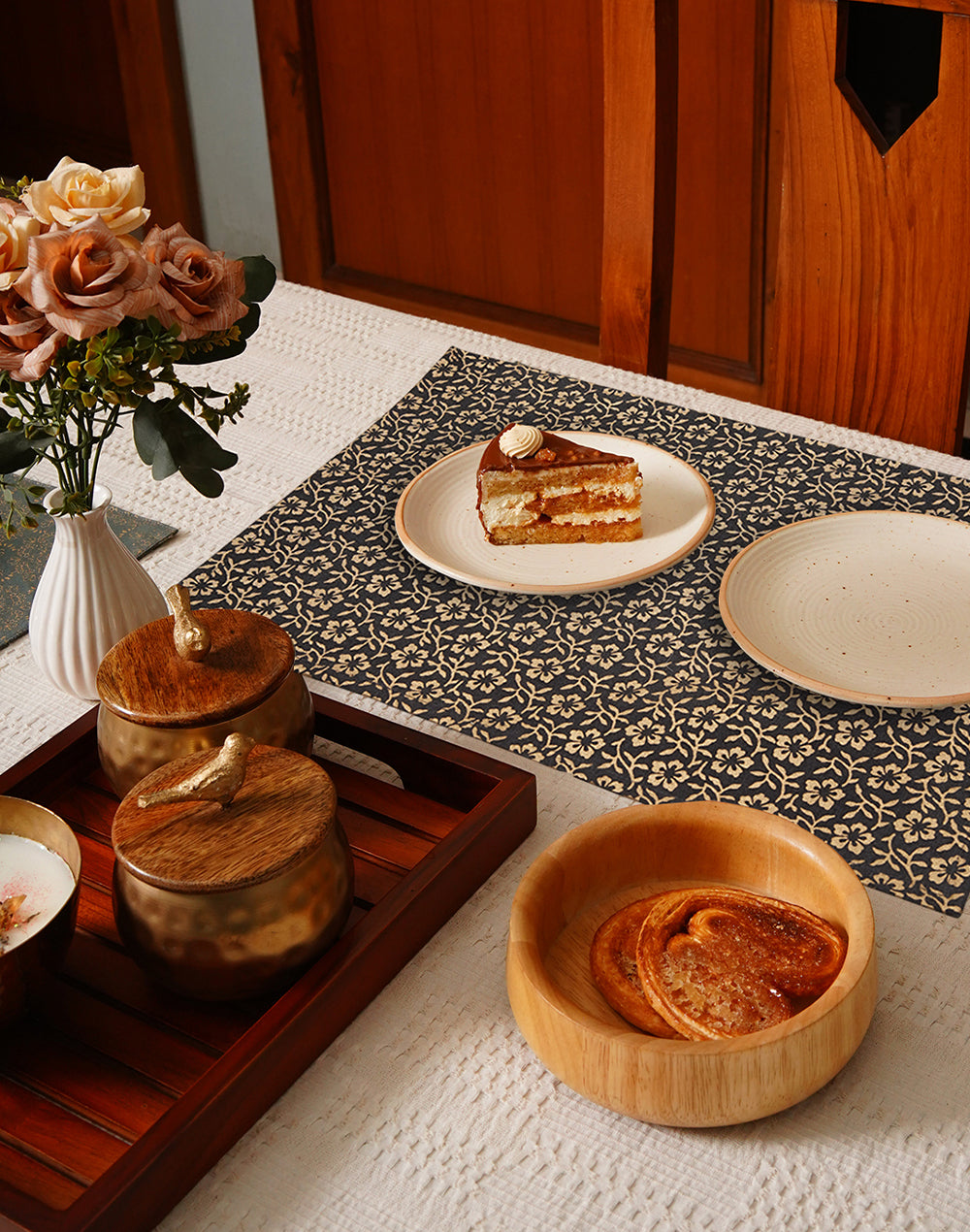 Set of 6 - Gold printed cotton placemat