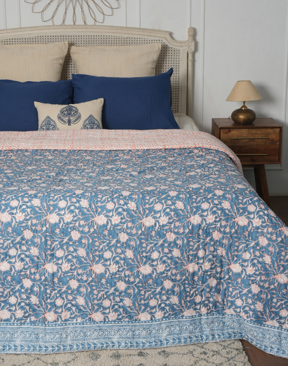 Blue Block Printed Ac Cotton Quilt