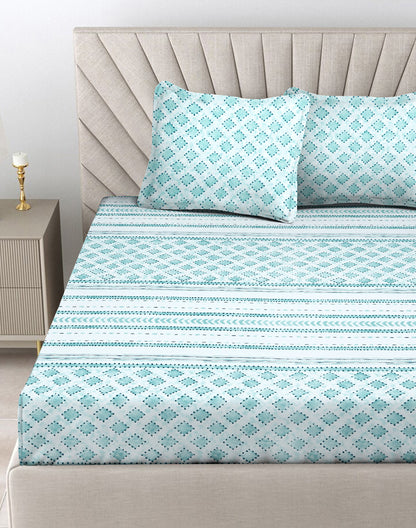 King Size - Green Geometric Print Cotton Bedsheet Set with 2 Pillow Covers