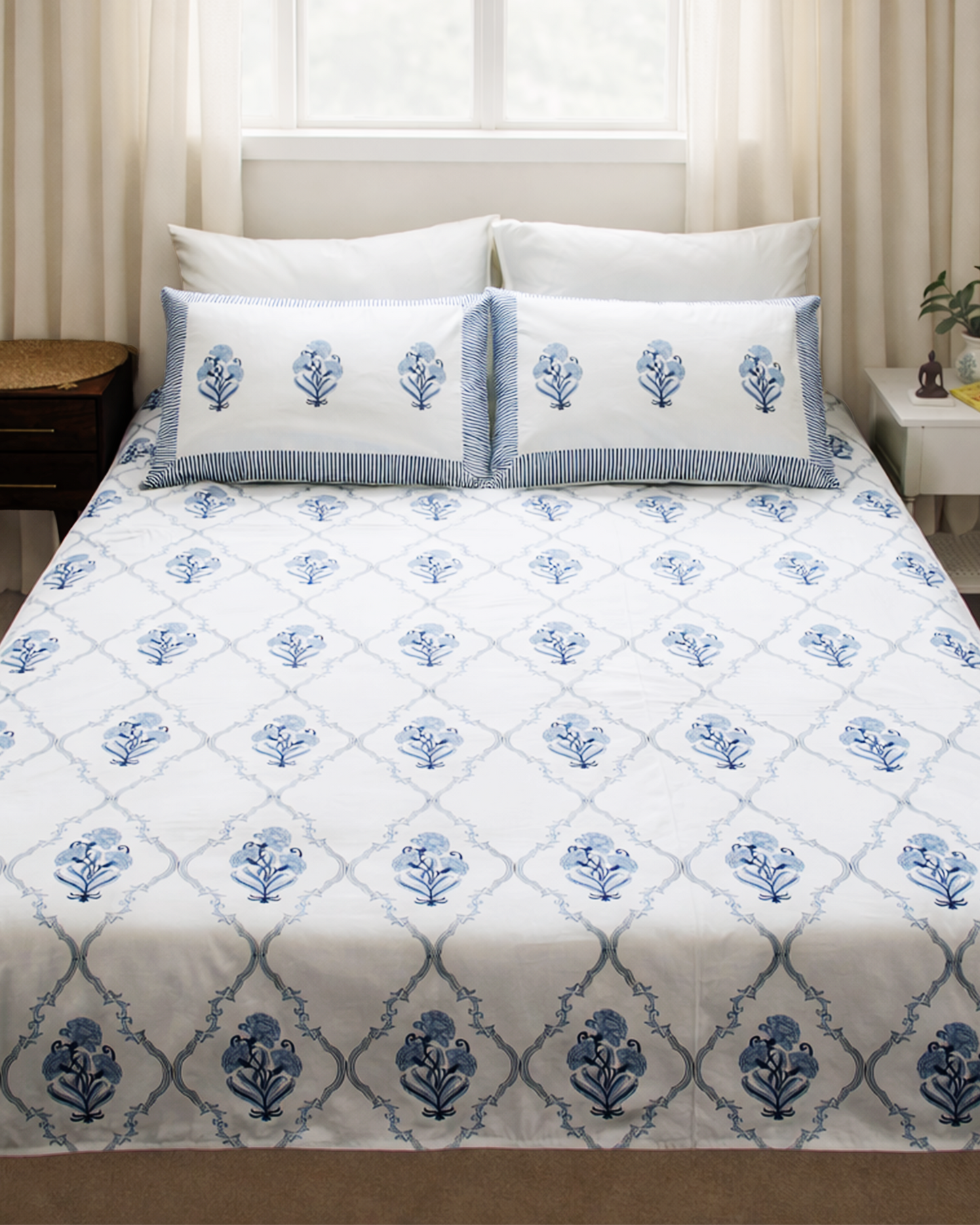 Neel Guldasta Bedsheet Set with 2 Pillow Covers