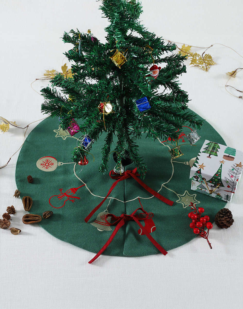 TREE SKIRT JINGLE BELL