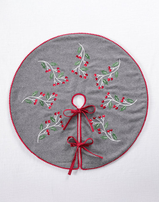 TREE SKIRT BERRY LEAVES