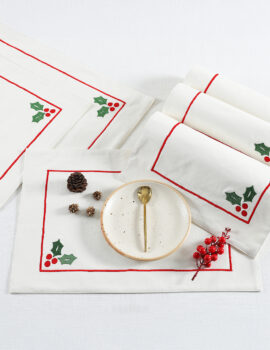 White Sweet Berry Cotton 13X19 Inch  Set Of 6 Christmas Placemat