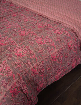 Front- Multicolor floral jaal Back- leafy running pattern  Block print and hand quilted  72×100 Inch Quilt